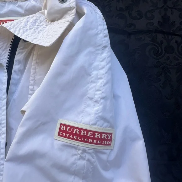 BURBERRY London jacket size 2Pit to pit: 16 1/2”Length: 22”